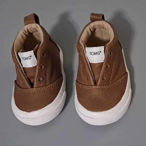 Toms Other - *NWOT* TOMS Brown Kids Shoes